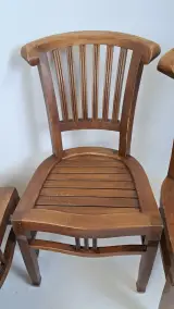 Set van vier koloniale houten stoelen uit Indonesië – foto 3 – kavel bij De Kringwinkel, Turnhout
