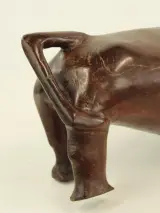 Grote handgesneden massief houten neushoorn – 86 cm, 18,5 kg – foto 5 – kavel bij De Kringwinkel, Antwerpen