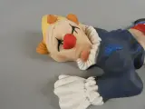 Beeld Liggende clown – foto 2 – kavel bij De Kringwinkel, Diest