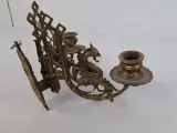 Antieke messing (of bronzen) piano- of wandkandelaar met twee armen – foto 5 – kavel bij De Kringwinkel, Waardamme