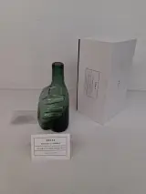"Edward" karaf in smaragdgroen glas – kavel bij De Kringwinkel, Waardamme