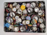 Collectie champagne en cavacapsules – foto 2 – kavel bij De Kringwinkel, Waardamme