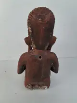 Terracotta beeld van een zittende vrouw – foto 3 – kavel bij De Kringwinkel, Waardamme