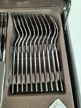 Luxe Keukenset: Novaline "Authentic Master Cooking" Messenset & 12-Persoons Bestekset in Koffers (Nieuwstaat) – foto 9 – kavel bij De Kringwinkel, Waardamme