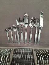 Luxe Keukenset: Novaline "Authentic Master Cooking" Messenset & 12-Persoons Bestekset in Koffers (Nieuwstaat) – foto 10 – kavel bij De Kringwinkel, Waardamme