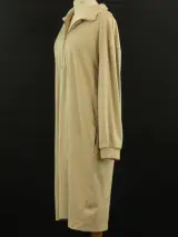 Marie Méro beige sweaterjurk in suedelook – foto 6 – kavel bij De Kringwinkel, Antwerpen
