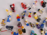 Set van diverse LEGO minifiguren – foto 2 – kavel bij De Kringwinkel, Heverlee