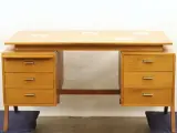 Vintage Mid-Century bureau met ingelegde Spaanse tegels – Jaren 60/70 – foto 2 – kavel bij De Kringwinkel, Antwerpen