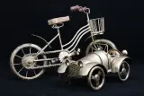 Decoratieve Goudkleurige Fiets en Oldtimer – kavel bij De Kringwinkel, Brecht