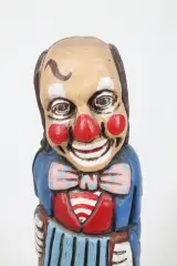 Decoratieve houten clown drankflescase – foto 7 – kavel bij De Kringwinkel, Brecht