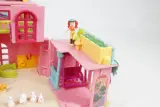 Polly Pocket - Petland Hacienda Ranch House met speelfiguurtjes – foto 4 – kavel bij De Kringwinkel, Brecht