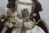 Religieus devotiebeeld: Maria met kindje Jezus onder glazen stolp – foto 4 – kavel bij De Kringwinkel, Brecht