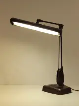 Dazor Model 1000 "Floating fixture" klassieke vintage industriële bureaulamp – foto 4 – kavel bij De Kringwinkel, Antwerpen