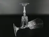 45 kristallen wijnglazen met geslepen decoratie – foto 5 – kavel bij De Kringwinkel, Heverlee