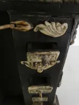 Minikastje in Aziatische stijl met beeninleg, figuratief handwerk – foto 10 – kavel bij De Kringwinkel, Heverlee