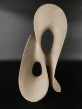 Abstracte keramische sculptuur in beige tinten – foto 3 – kavel bij De Kringwinkel, Heverlee