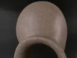 Abstracte keramische sculptuur in beige tinten – foto 5 – kavel bij De Kringwinkel, Heverlee