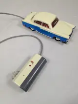 Vintage elektrisch speelgoedautootje met afstandsbediening – jaren ’60/’70 – foto 4 – kavel bij De Kringwinkel, Sint-Niklaas