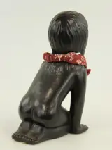 Emiel (Emanuel) Laskaris keramisch Sculptuur 'Zittend Meisje' – ca. 1960/1970 – foto 3 – kavel bij De Kringwinkel, Antwerpen