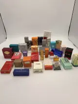 Verzameling miniatuur parfumflesjes – foto 4 – kavel bij De Kringwinkel, Dendermonde