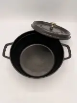Staub gietijzeren kookpot zwart – foto 3 – kavel bij De Kringwinkel, Dendermonde