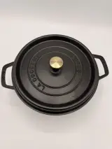 Staub gietijzeren kookpot zwart – foto 4 – kavel bij De Kringwinkel, Dendermonde