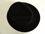 Vintage Wegener Fedora van Zwart Wolvilt – foto 3 – kavel bij De Kringwinkel, Leopoldsburg