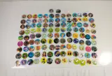 Verzameling Flippo's met album en diverse figuren – foto 3 – kavel bij De Kringwinkel, Turnhout