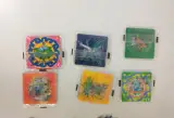 Verzameling Flippo's met album en diverse figuren – foto 7 – kavel bij De Kringwinkel, Turnhout