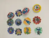 Verzameling Flippo's met album en diverse figuren – foto 8 – kavel bij De Kringwinkel, Turnhout