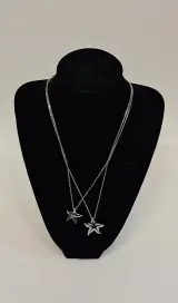 Zilverkleurige ketting met stervormige hanger van Swarovski – foto 6 – kavel bij De Kringwinkel, Aalst