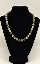 Gekleurde Parelketting – kavel bij De Kringwinkel, Aalst