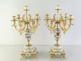 Elegante Italiaanse Alfa porseleinen sierset | Sierurn en twee kandelaars – foto 3 – kavel bij De Kringwinkel, Heverlee