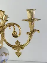 Elegante Italiaanse Alfa porseleinen sierset | Sierurn en twee kandelaars – foto 8 – kavel bij De Kringwinkel, Heverlee
