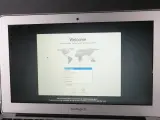 Apple MacBook Air 11,6" A1465 (EMC 2631) Laptop – foto 2 – kavel bij De Kringwinkel, Heverlee