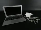 Apple MacBook Air 11,6" A1465 (EMC 2631) Laptop – foto 4 – kavel bij De Kringwinkel, Heverlee