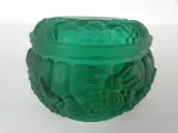 Groene glazen sierpot met deksel en reliëfdecoratie – foto 2 – kavel bij De Kringwinkel, Heverlee