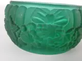 Groene glazen sierpot met deksel en reliëfdecoratie – foto 7 – kavel bij De Kringwinkel, Heverlee
