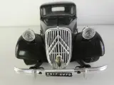 3 modelauto's – Citroën Traction Avant, Peugeot 302 Darl’Mat Roadster & Anson Peerless – foto 3 – kavel bij De Kringwinkel, Heverlee