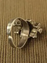 Verstelbare sterling zilveren ring met abstracte ringkop – foto 3 – kavel bij De Kringwinkel, Antwerpen