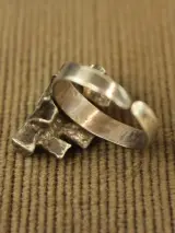 Verstelbare sterling zilveren ring met abstracte ringkop – foto 4 – kavel bij De Kringwinkel, Antwerpen
