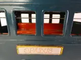 Set van 2 vintage speelgoedvoertuigen in oldtimerstijl – foto 7 – kavel bij De Kringwinkel, Heverlee