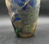 Studio Cristal vaas in pasteltinten - mondgeblazen en gesigneerd – foto 4 – kavel bij De Kringwinkel, Heverlee