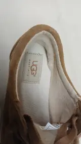 Bruine suède sneakers UGG – foto 5 – kavel bij De Kringwinkel, Zottegem