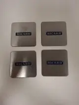 Set Ricard karaf, 4 glazen, 4 onderleggers en schenkdop – foto 6 – kavel bij De Kringwinkel, Ronse