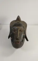 Lot van 3 Afrikaanse houten maskers – foto 6 – kavel bij De Kringwinkel, Turnhout