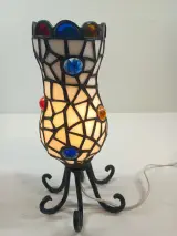 Tiffany stijl tafellamp met gekleurd glas – foto 3 – kavel bij De Kringwinkel, Geraardsbergen