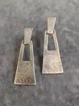Geometrische zilveren oorhangers (925 zilver) – Geborsteld design – foto 2 – kavel bij De Kringwinkel, Gent