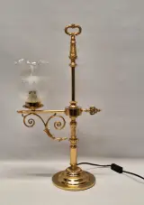 Vintage Massive tafellamp - Messing studentenlamp met gedecoreerde glazen kap, jaren ’70/’80 – kavel bij De Kringwinkel, Gent