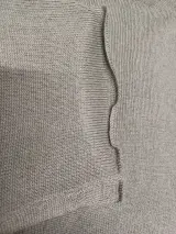 Exclusieve asymmetrische trui met diepe V-hals - Dries Van Noten – foto 6 – kavel bij De Kringwinkel, Gent